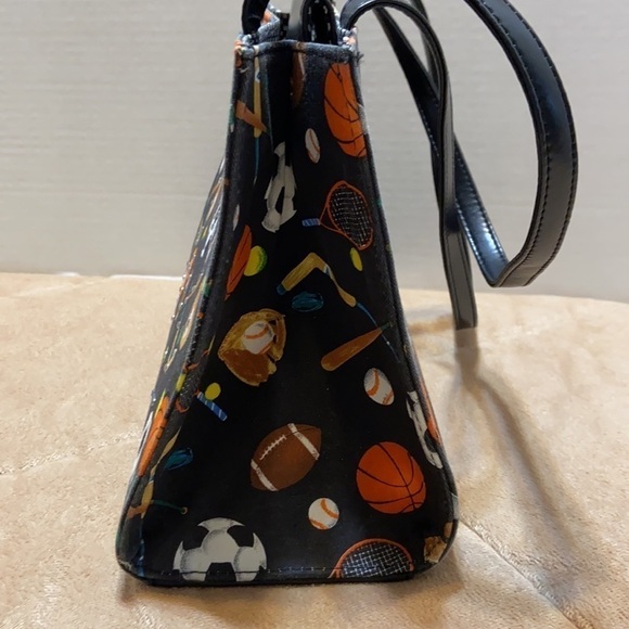 Sports themed handbag - Picture 6 of 10